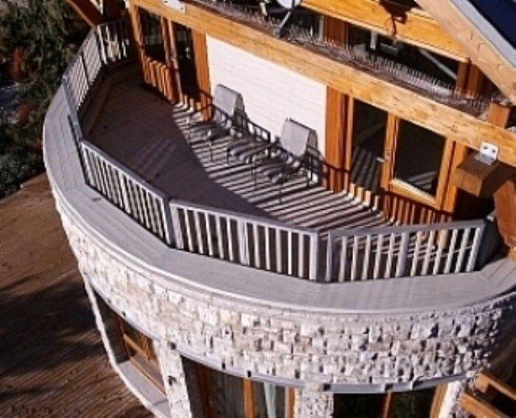Flat deck and railing